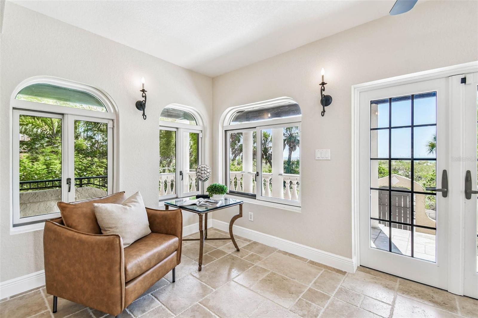 Image 39 of 99 For 2809 Sunset Way