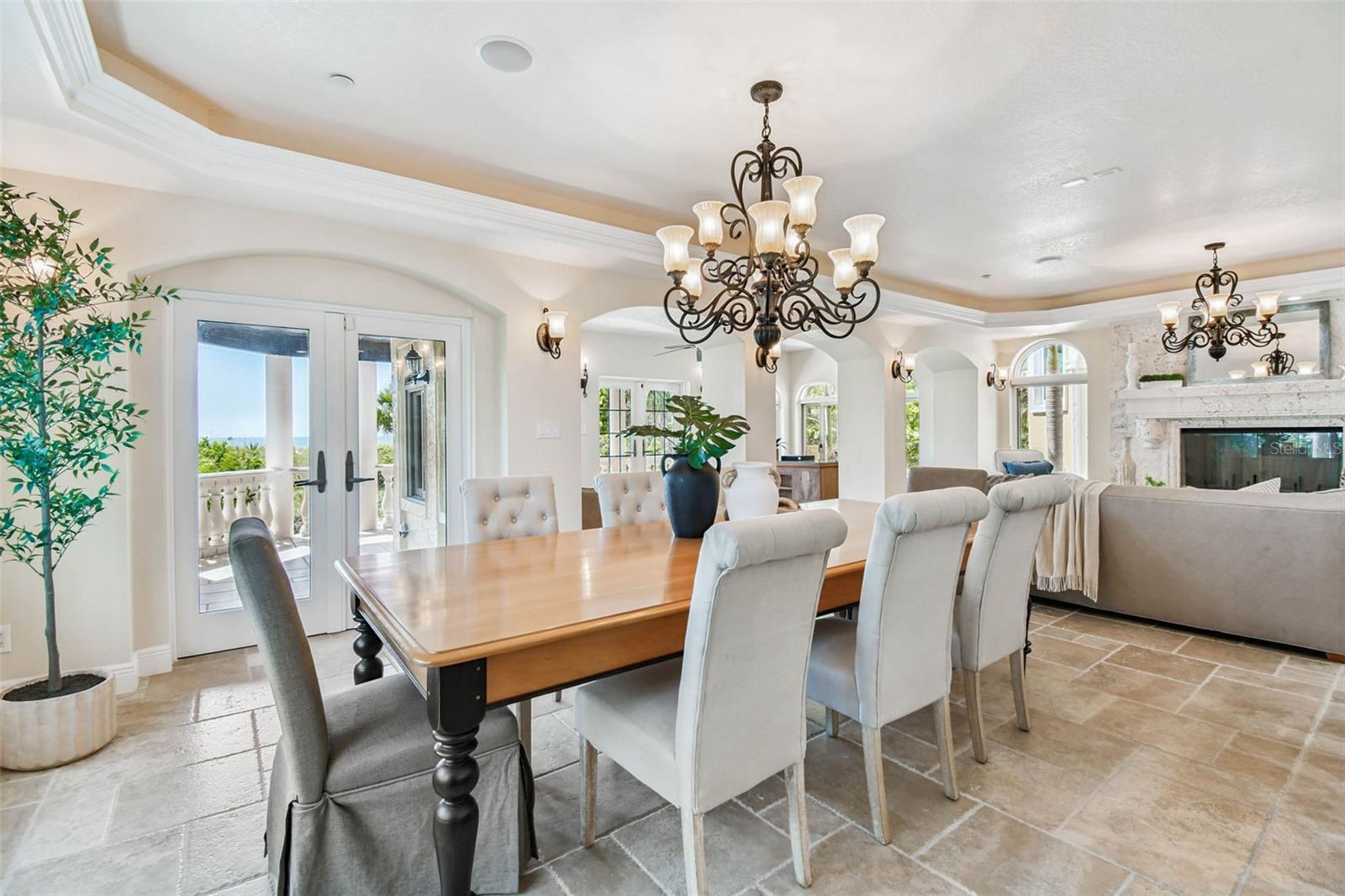 Image 43 of 99 For 2809 Sunset Way