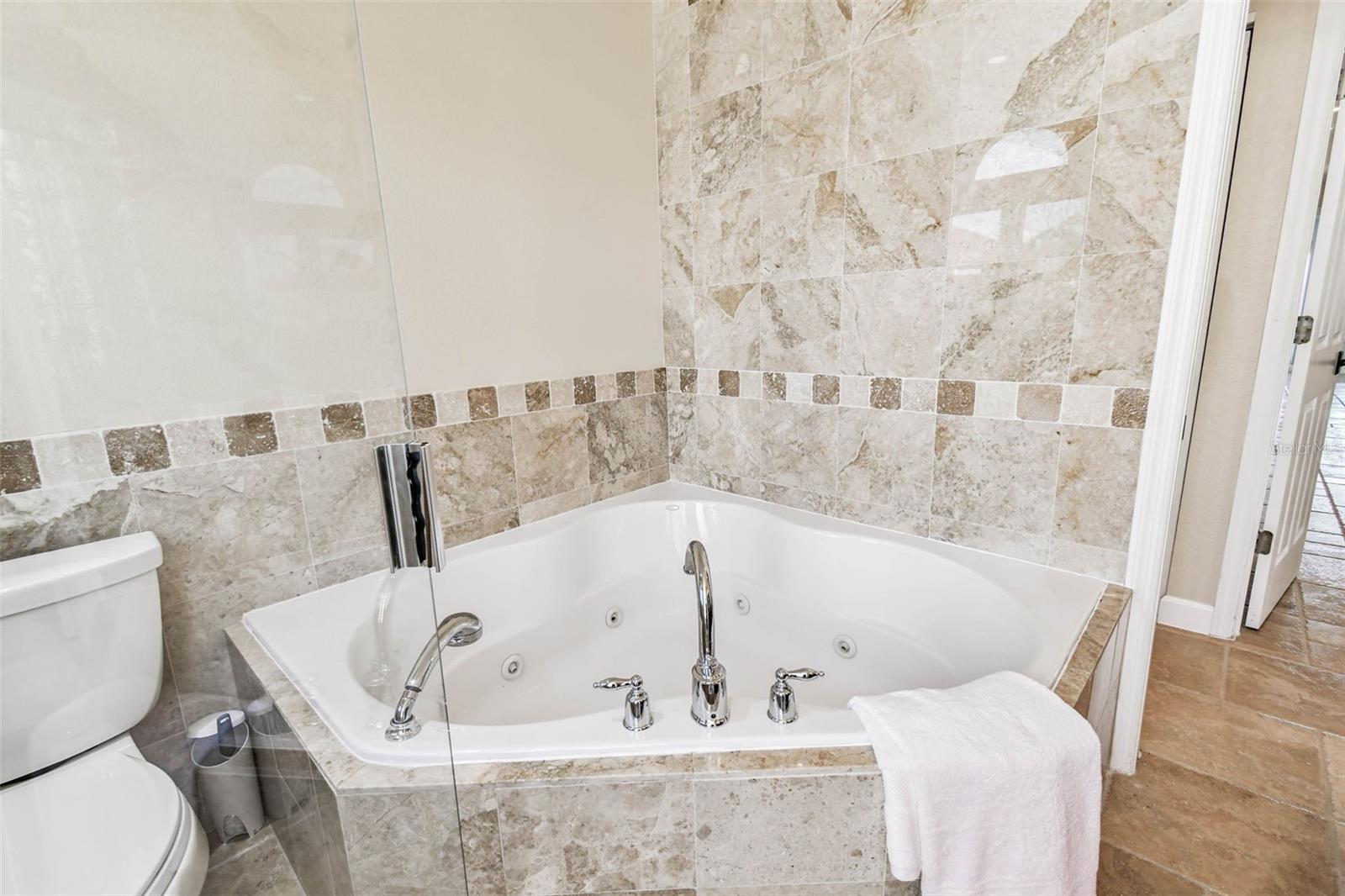 Image 67 of 99 For 2809 Sunset Way
