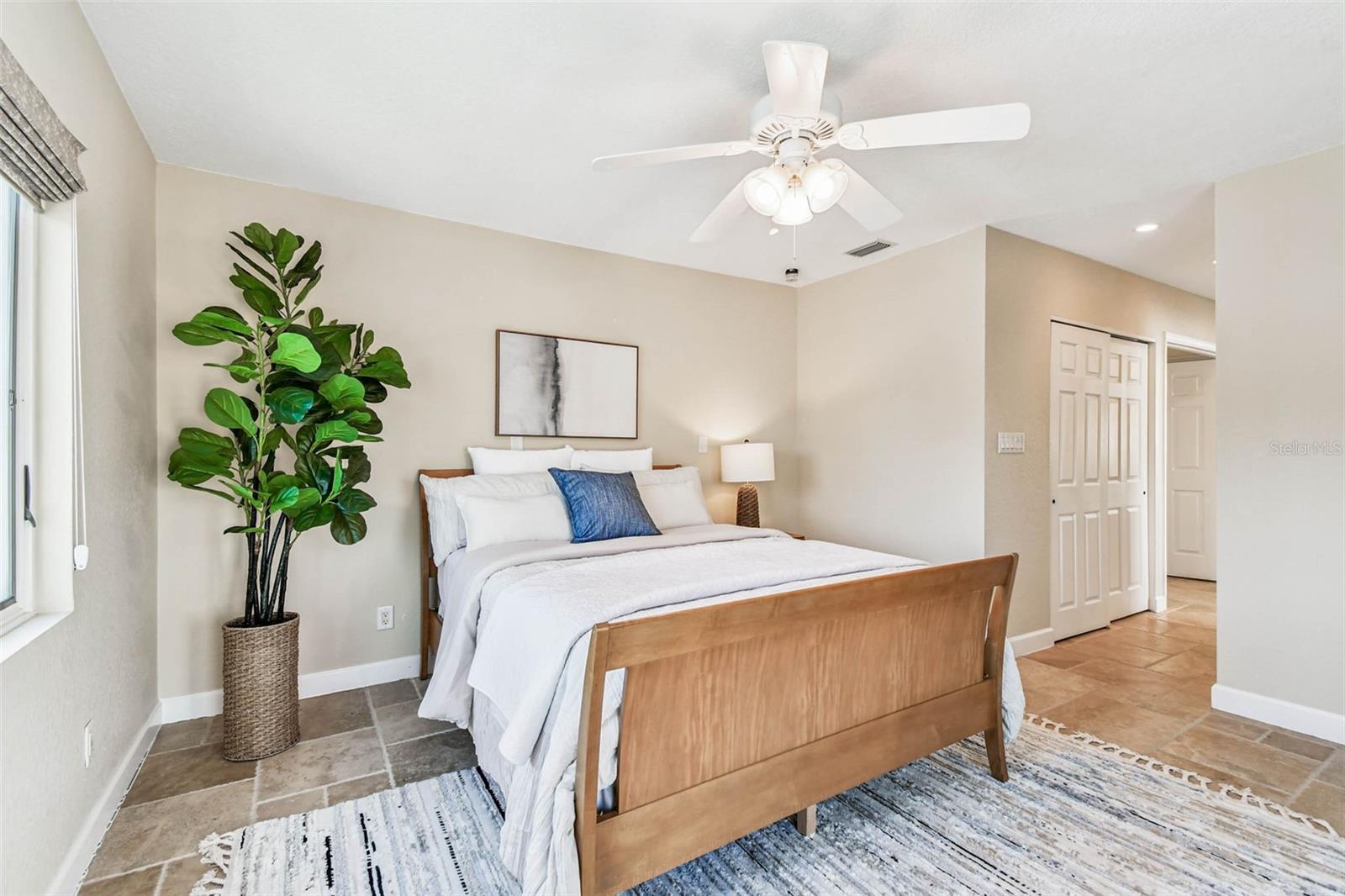 Image 68 of 99 For 2809 Sunset Way