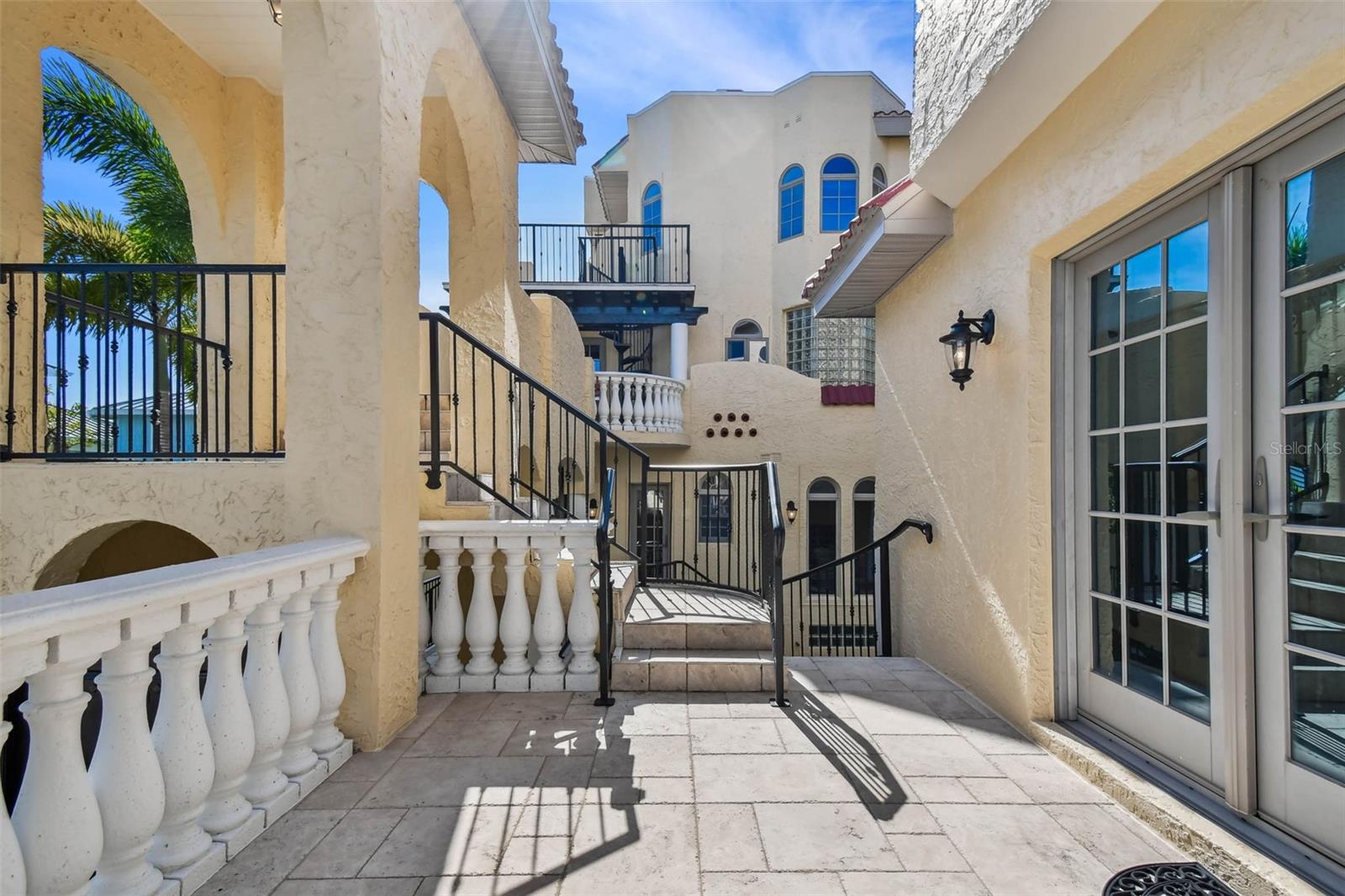 Image 94 of 99 For 2809 Sunset Way
