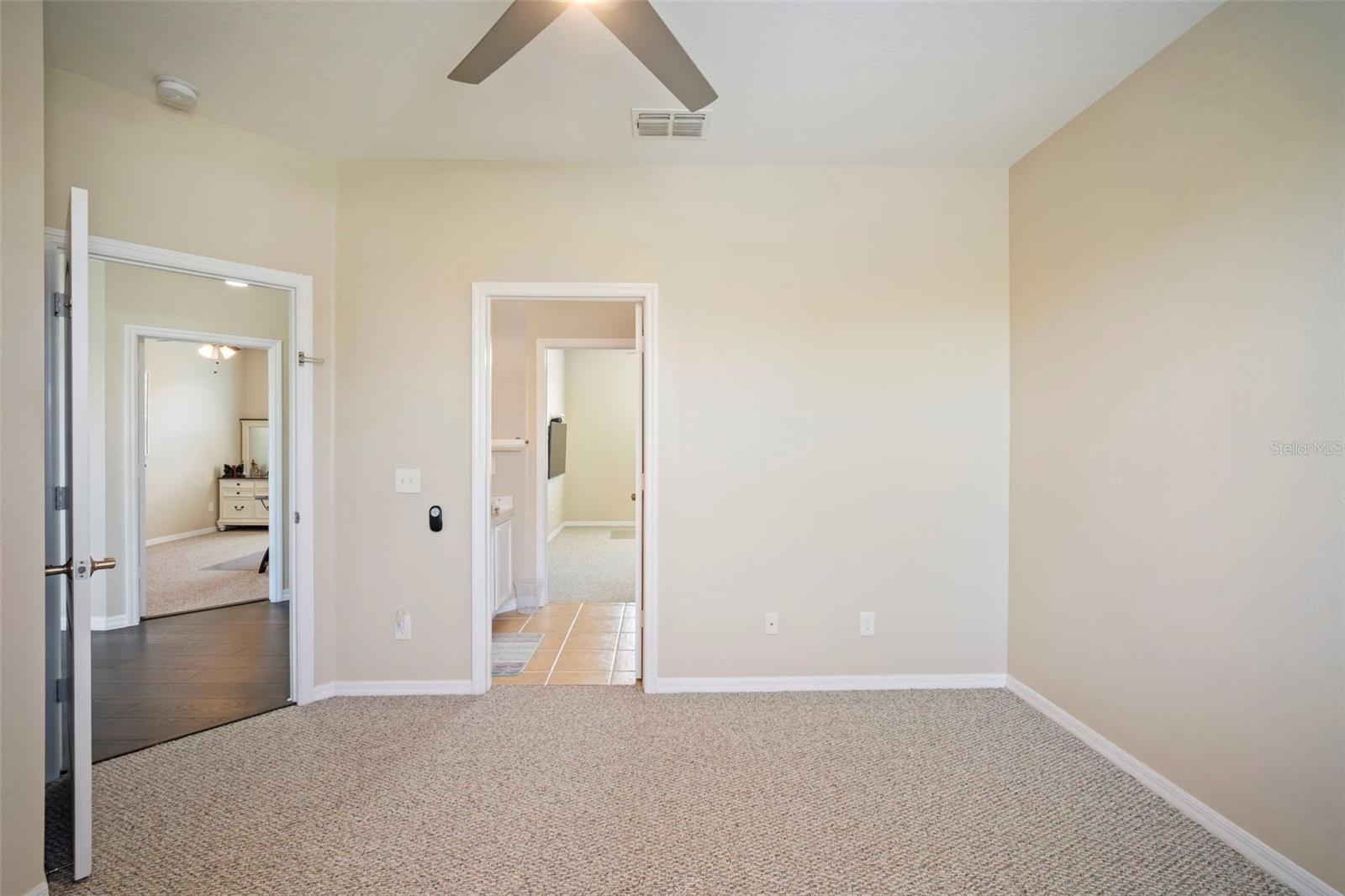 Image 20 of 46 For 20001 Tamiami Avenue