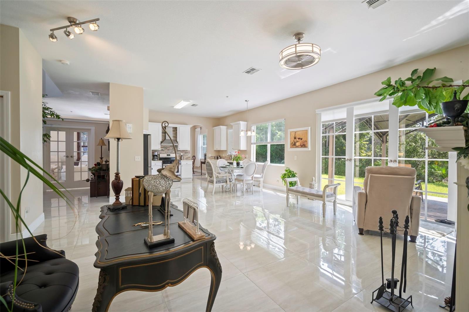 Image 7 of 46 For 20001 Tamiami Avenue