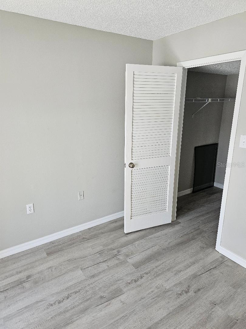 Image 16 of 37 For 2587 Countryside Boulevard 6207