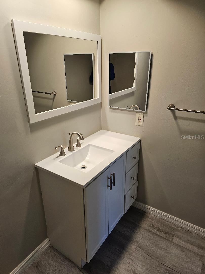 Image 17 of 37 For 2587 Countryside Boulevard 6207