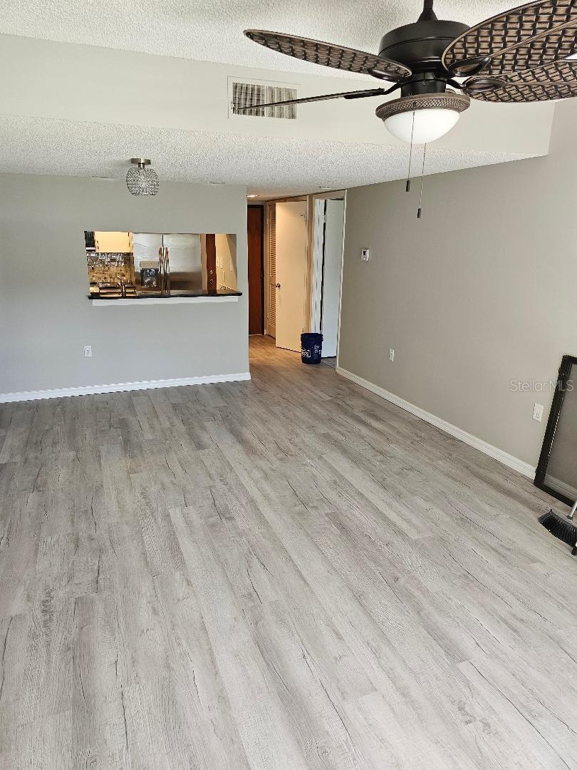Image 6 of 37 For 2587 Countryside Boulevard 6207