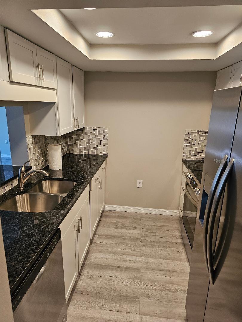 Image 7 of 37 For 2587 Countryside Boulevard 6207