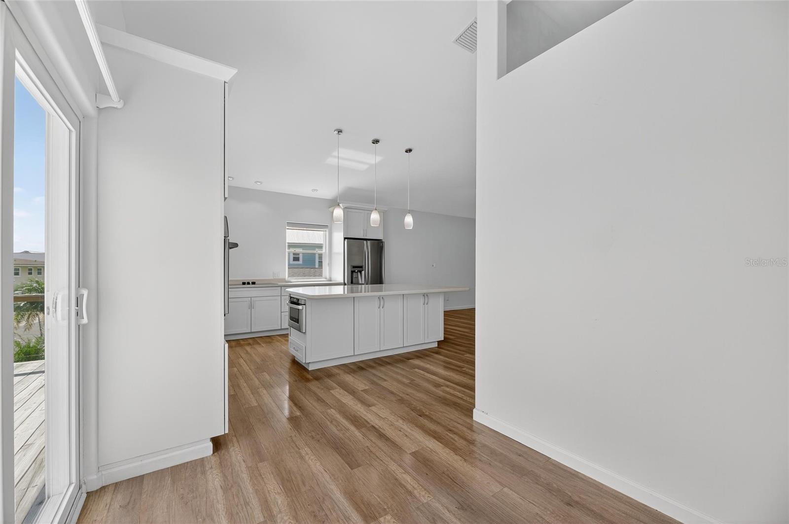 Image 26 of 88 For 775 182nd Avenue E