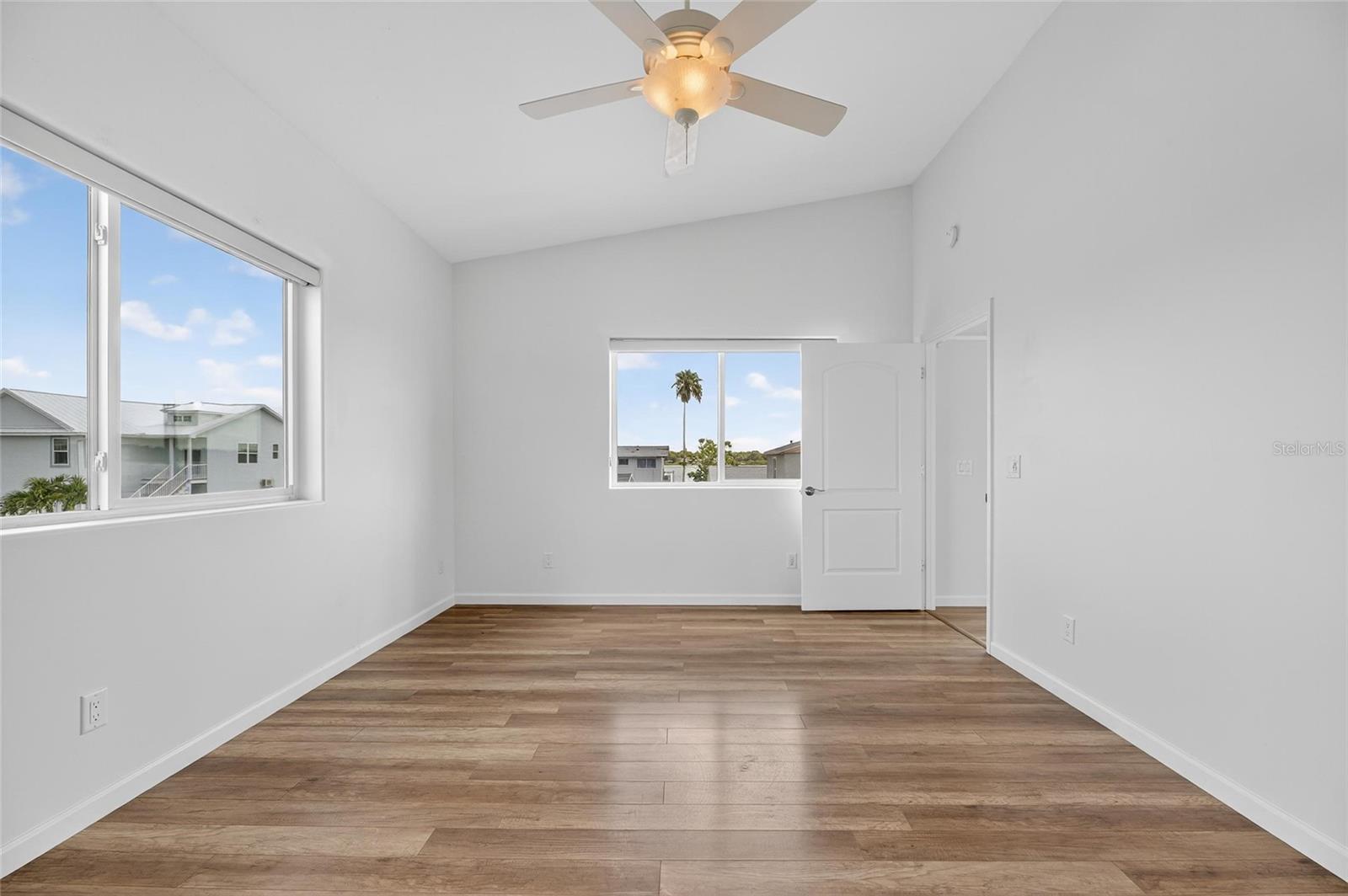Image 34 of 88 For 775 182nd Avenue E