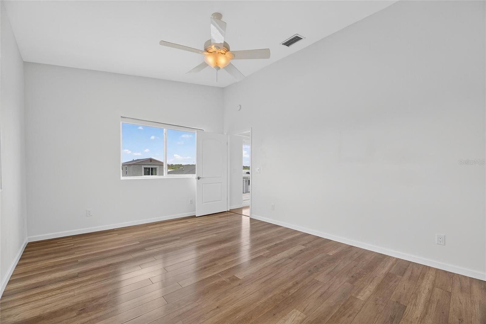 Image 35 of 88 For 775 182nd Avenue E