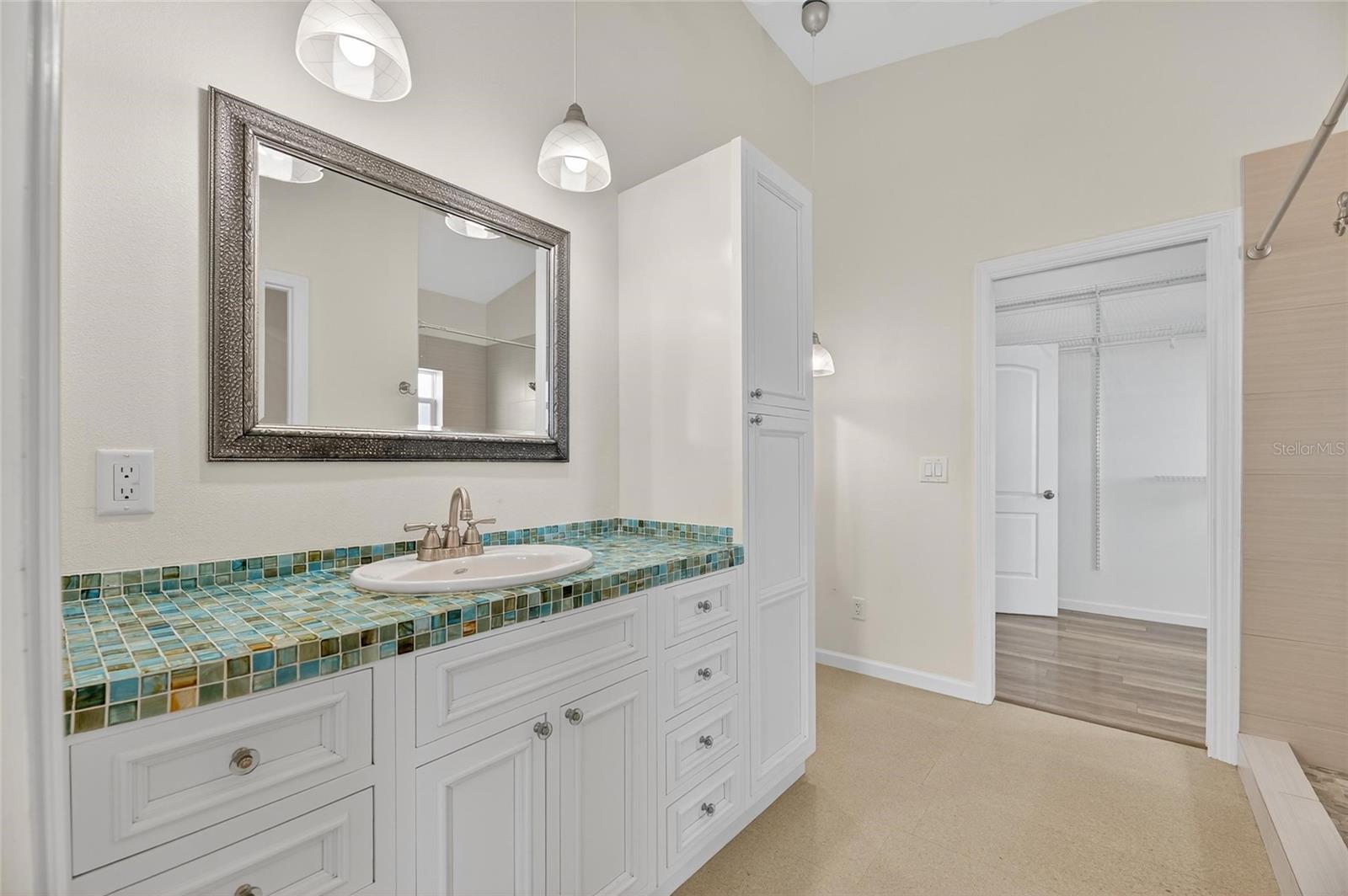 Image 37 of 88 For 775 182nd Avenue E