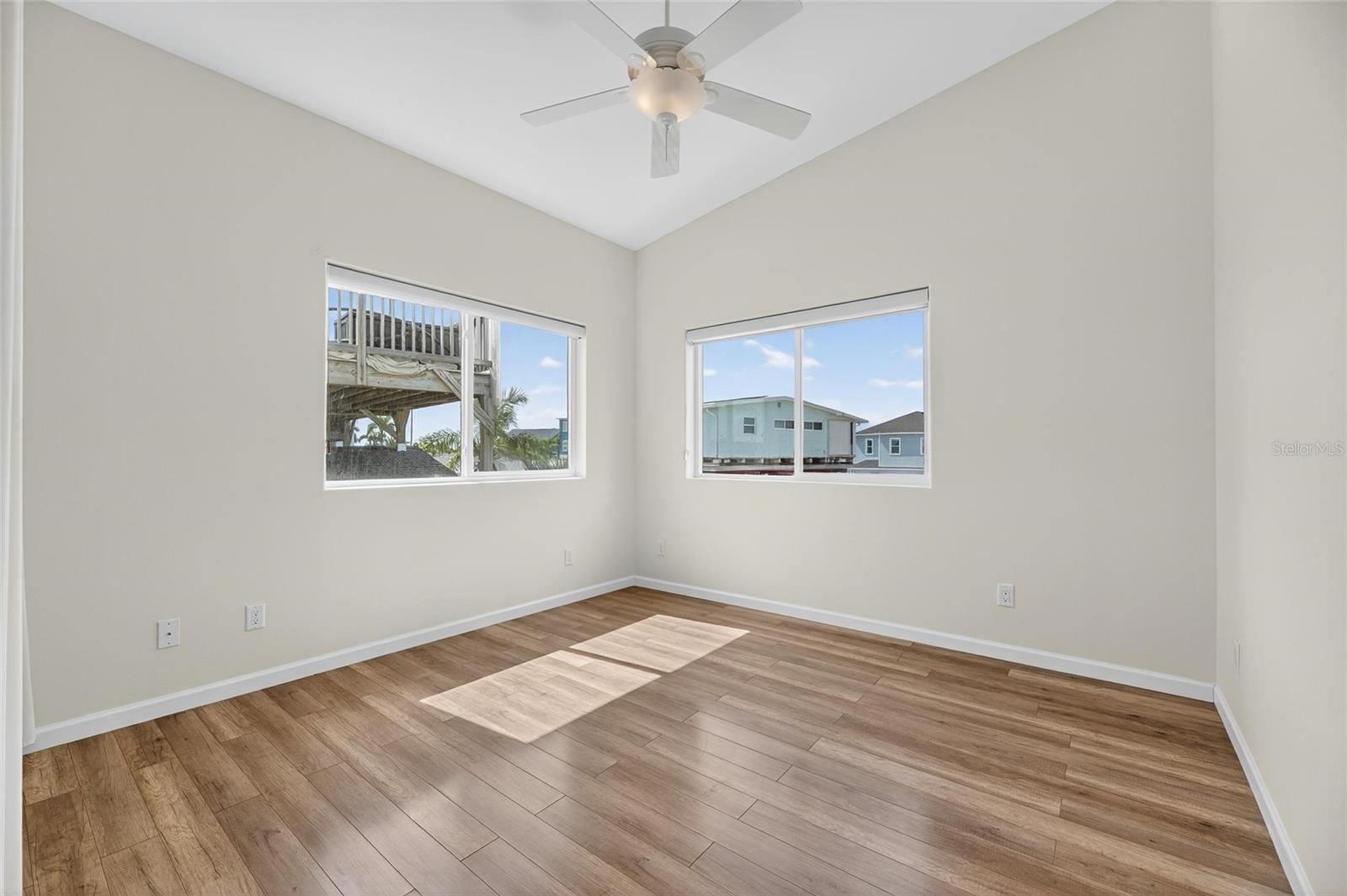 Image 45 of 88 For 775 182nd Avenue E
