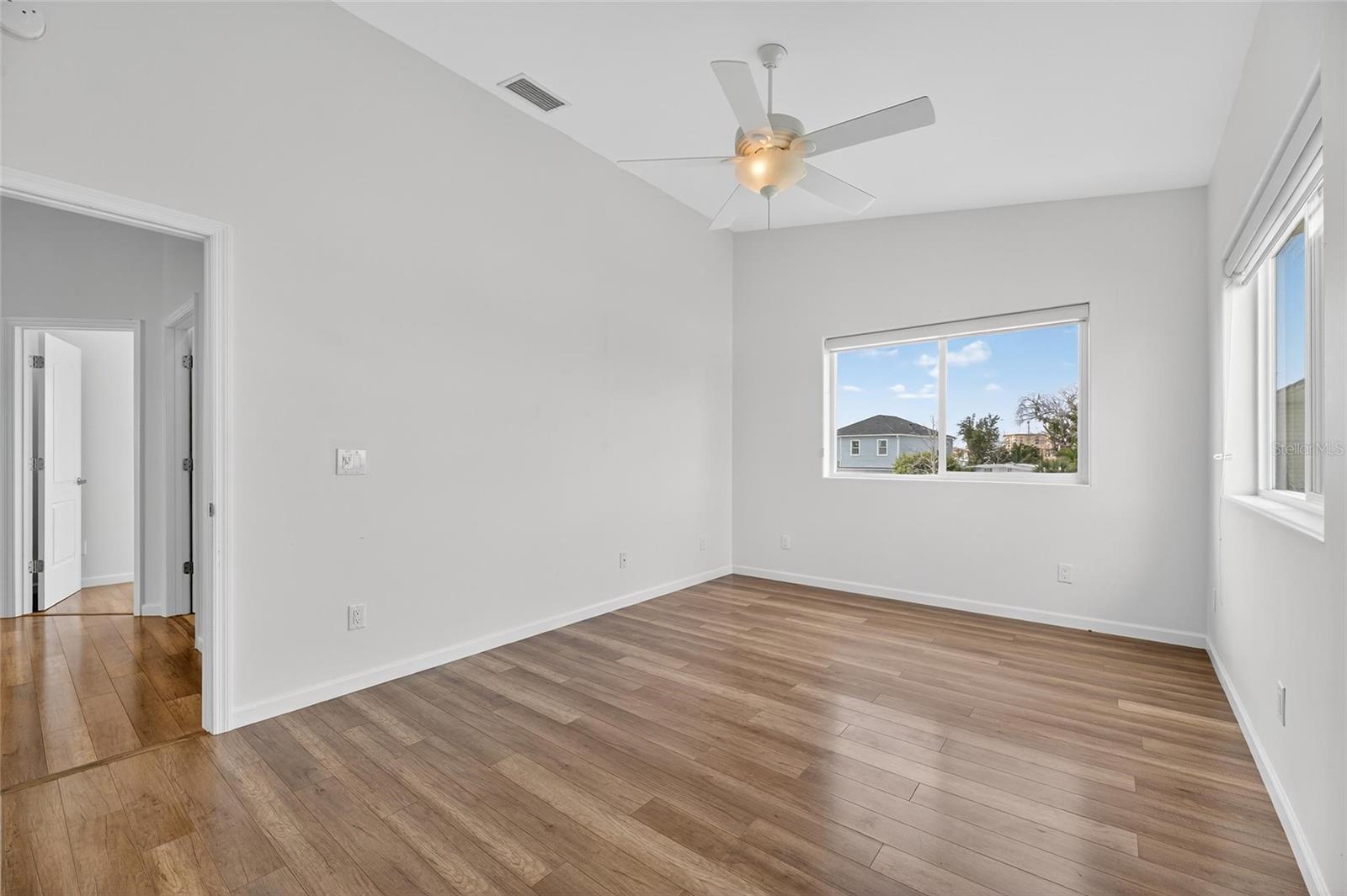 Image 46 of 88 For 775 182nd Avenue E