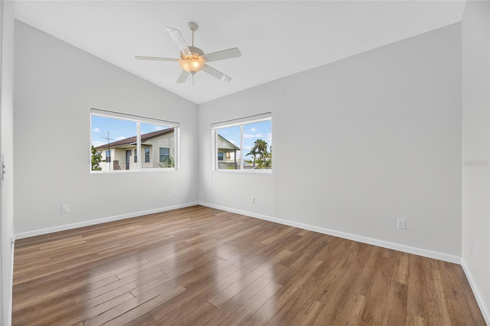 Image 47 of 88 For 775 182nd Avenue E
