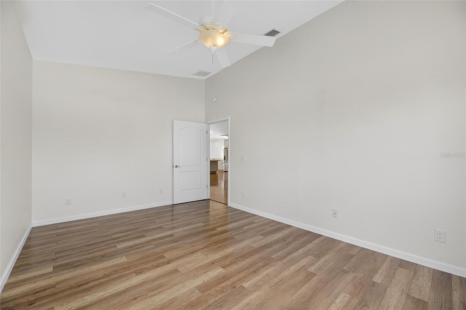 Image 48 of 88 For 775 182nd Avenue E