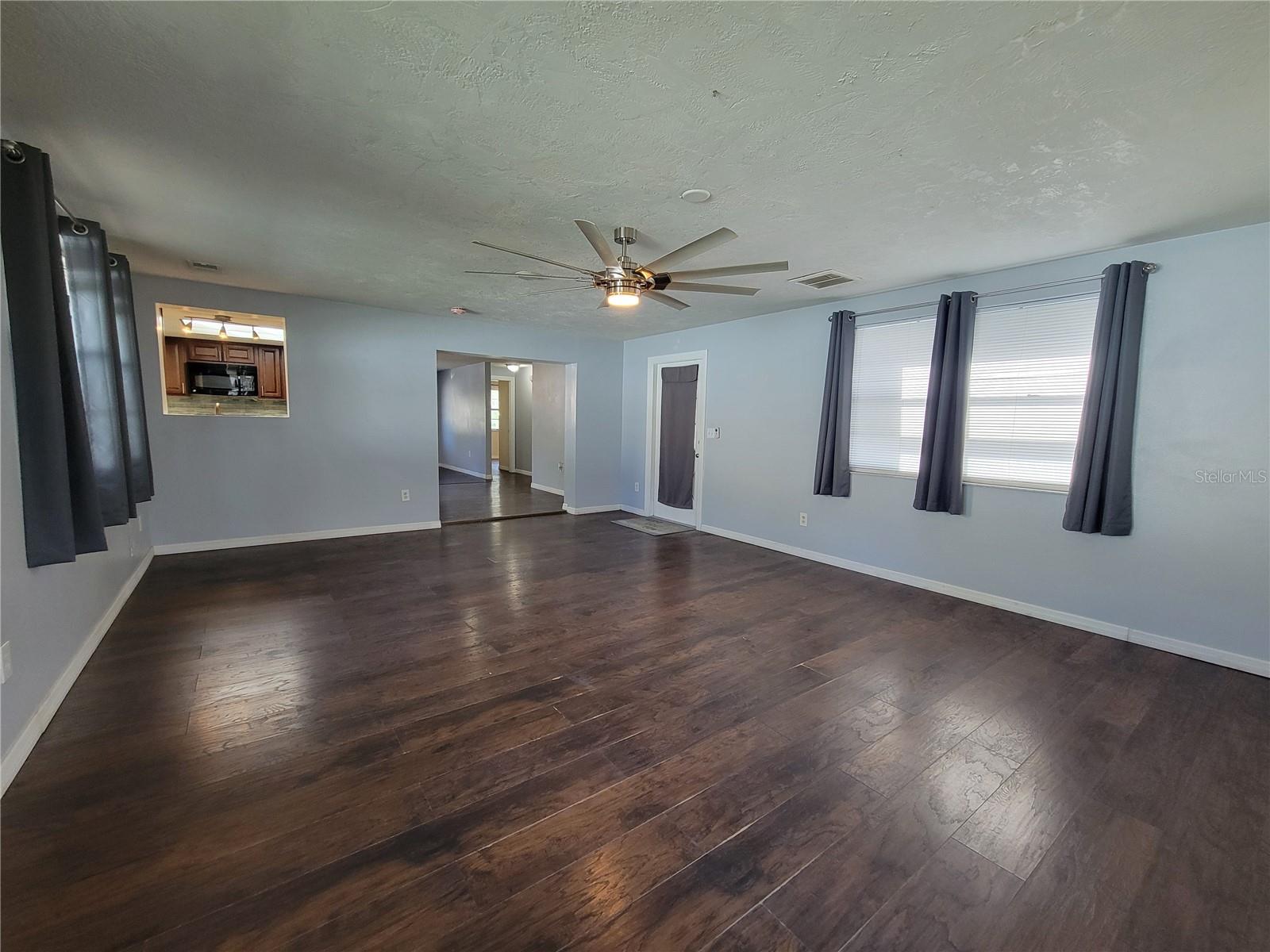 Image 14 of 19 For 12427 Willow Tree Avenue