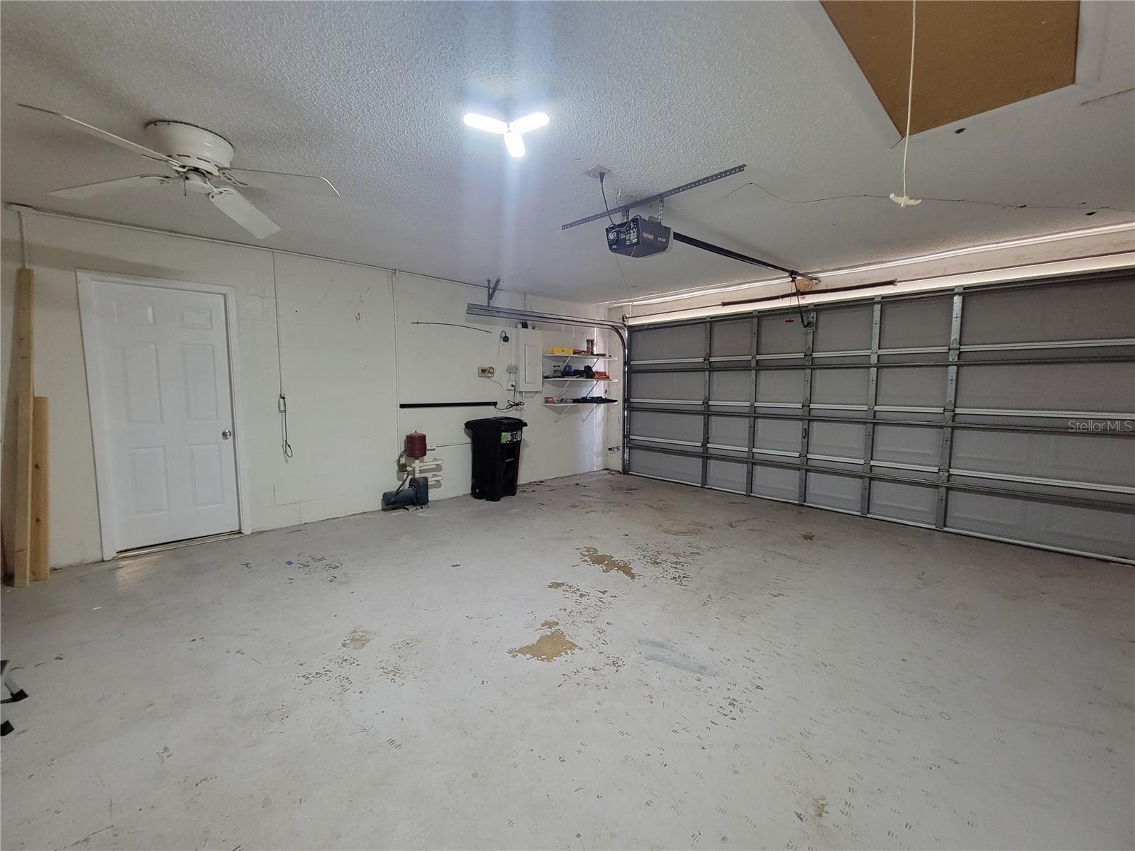 Image 16 of 19 For 12427 Willow Tree Avenue