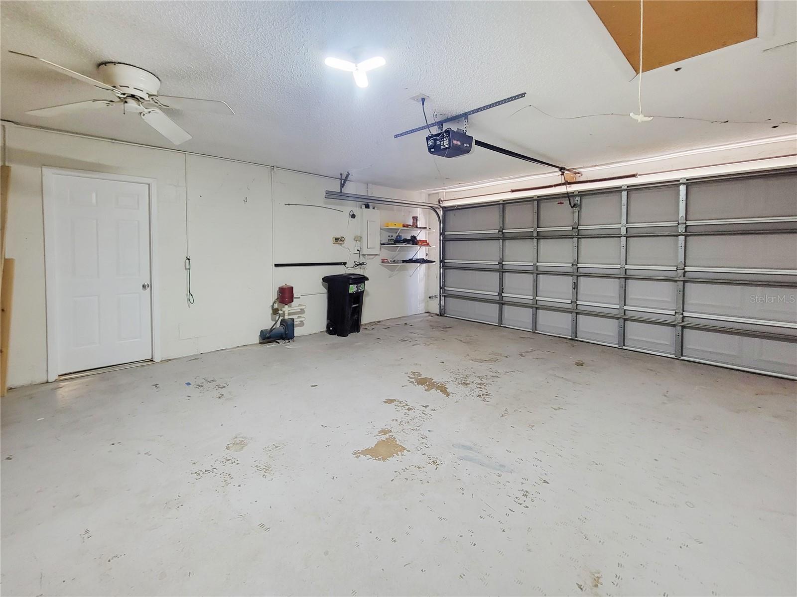 Image 24 of 27 For 12427 Willow Tree Avenue