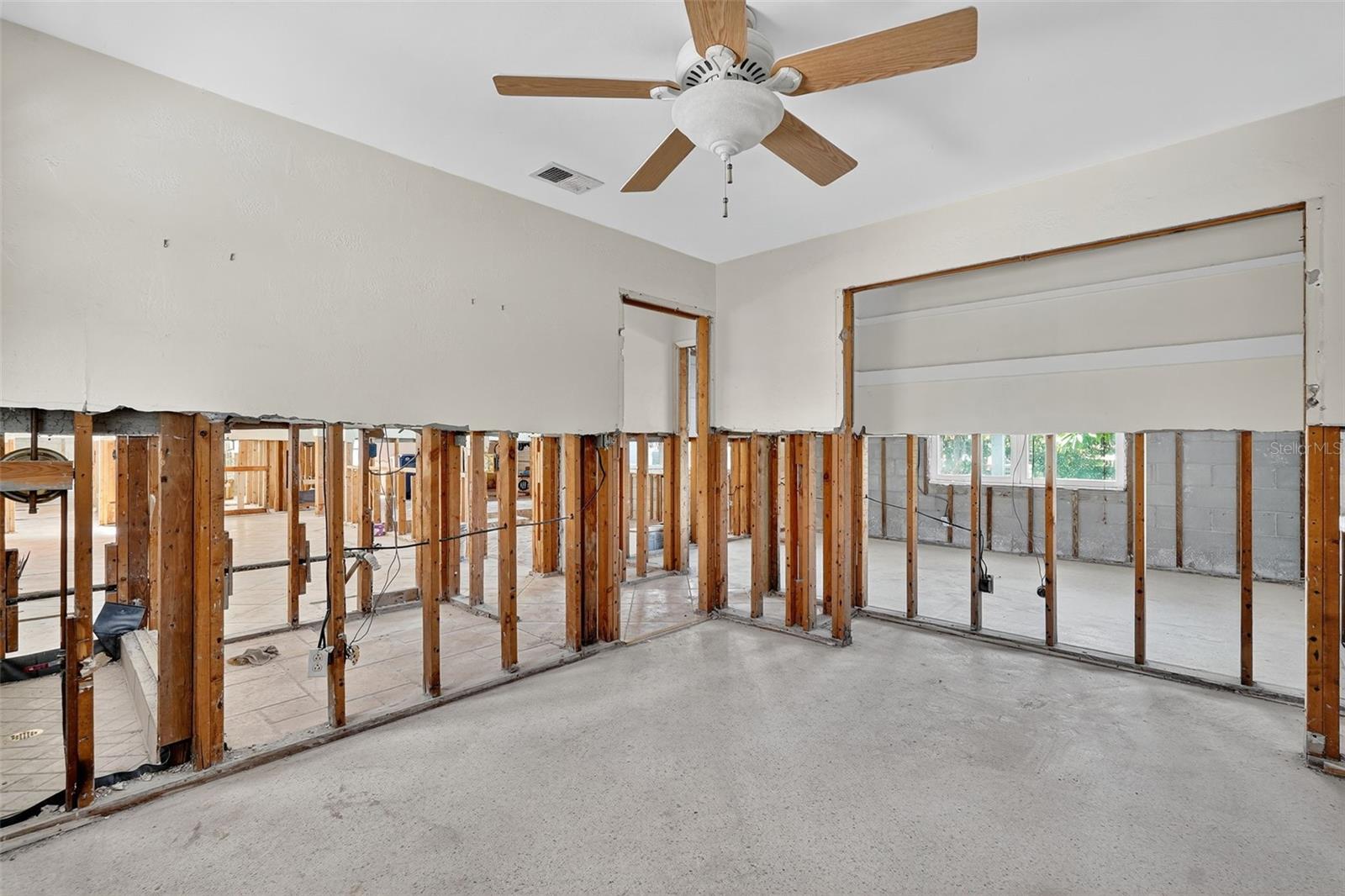 Image 11 of 42 For 330 90th Avenue Ne
