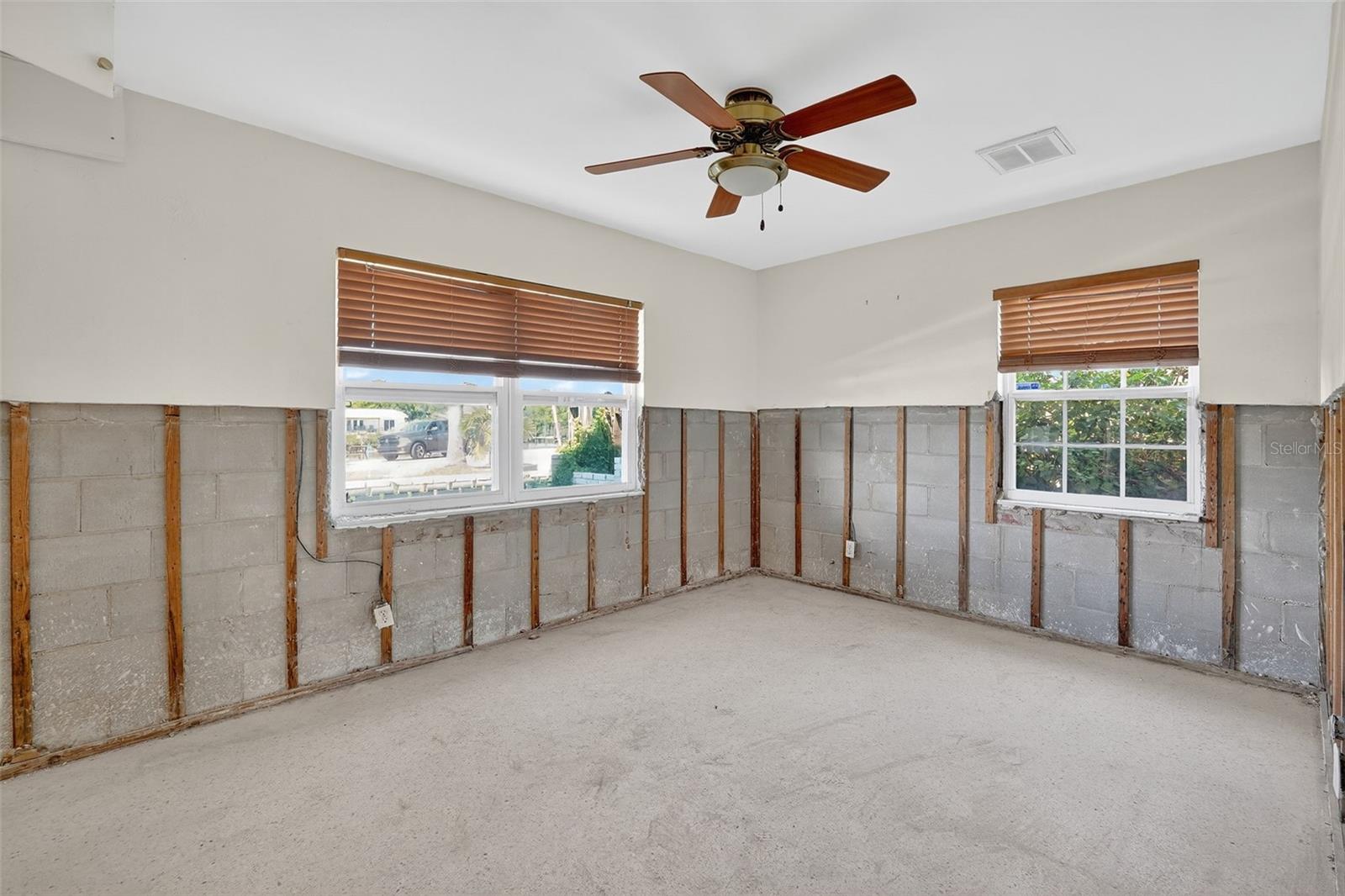 Image 13 of 42 For 330 90th Avenue Ne