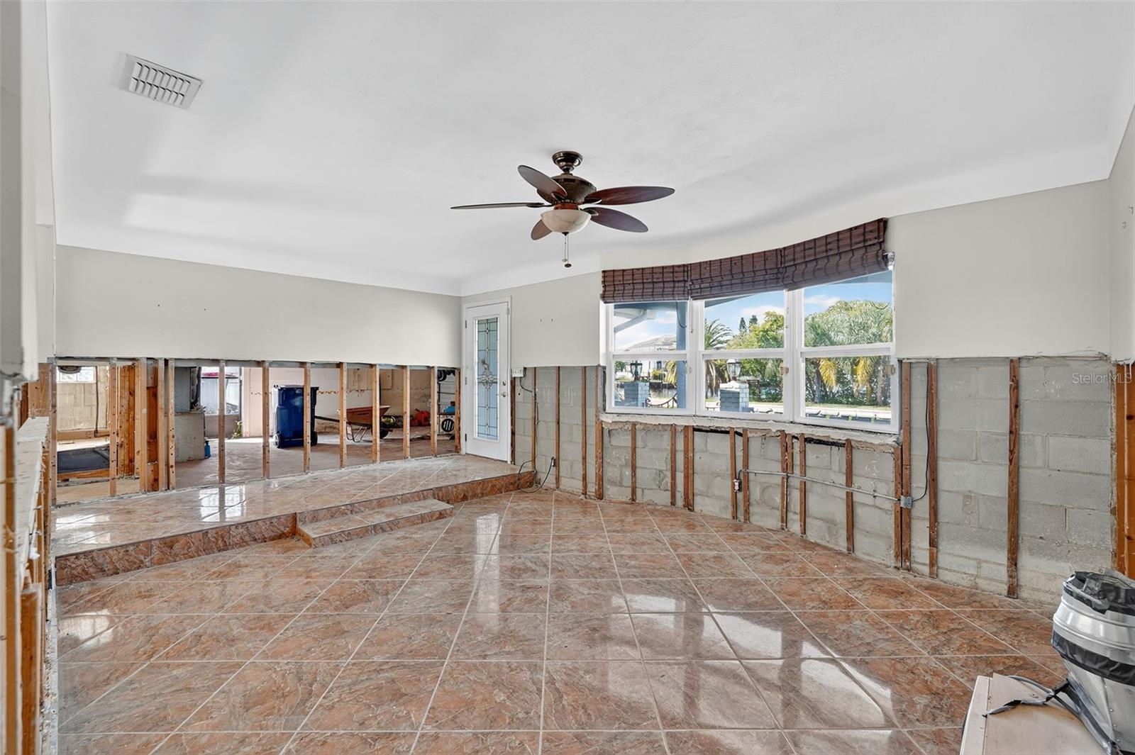 Image 7 of 42 For 330 90th Avenue Ne
