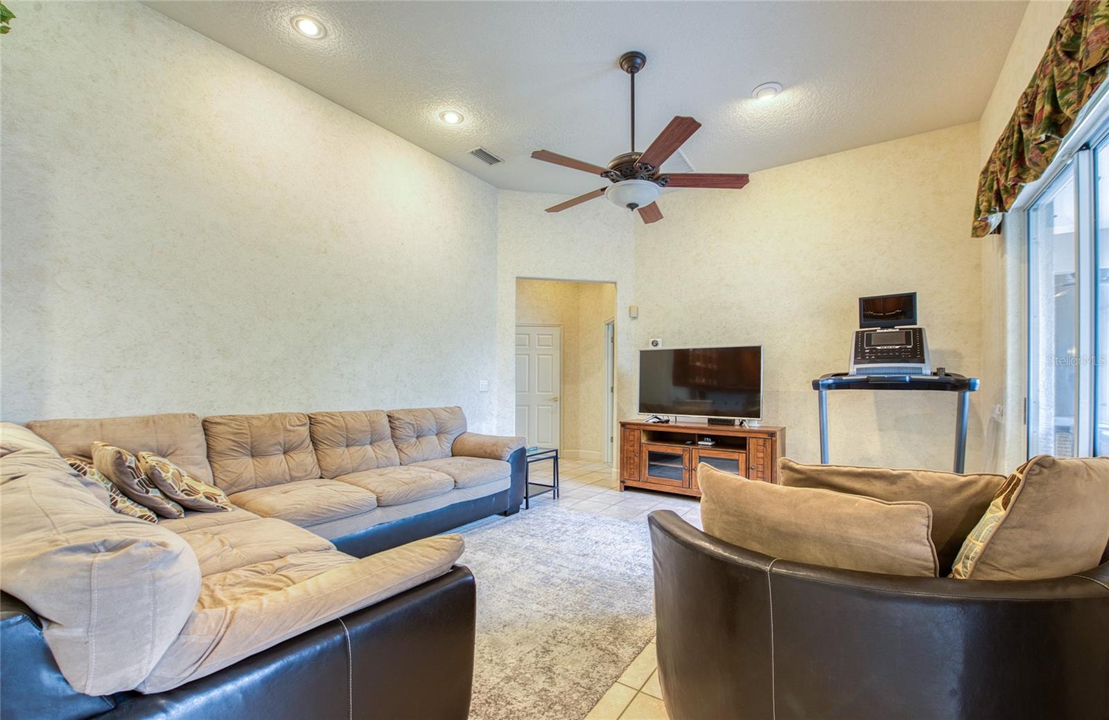 Image 33 of 60 For 8736 54th Avenue E