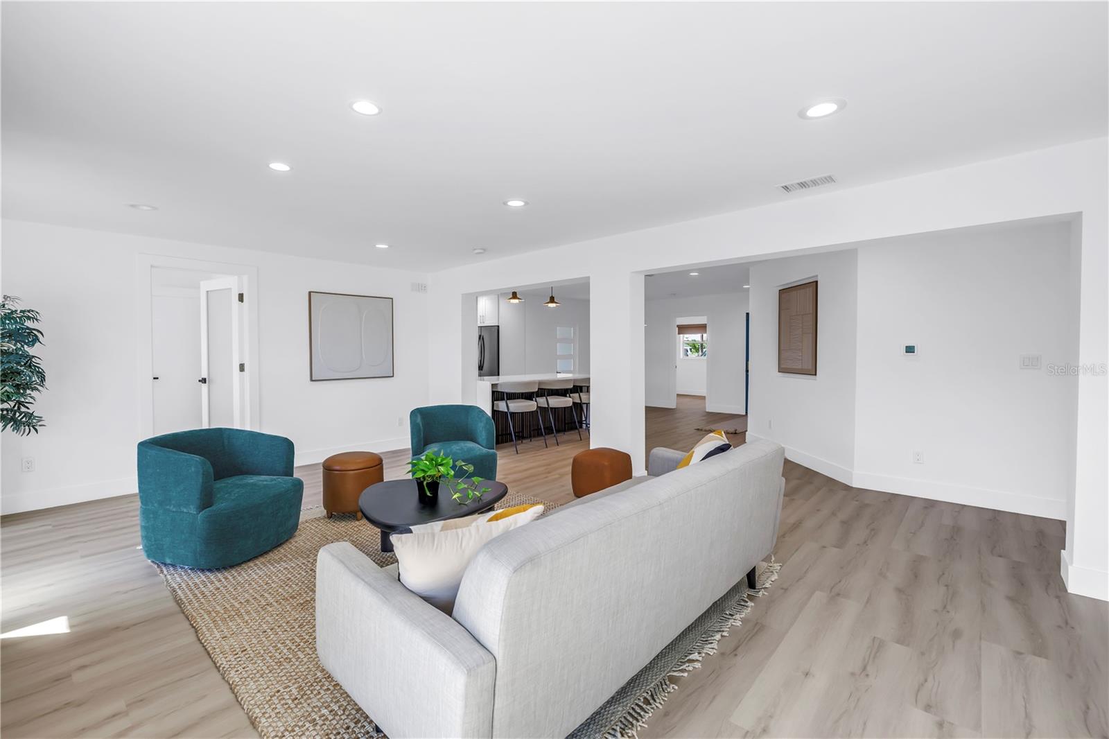 Image 12 of 67 For 412 Mira Vista Drive
