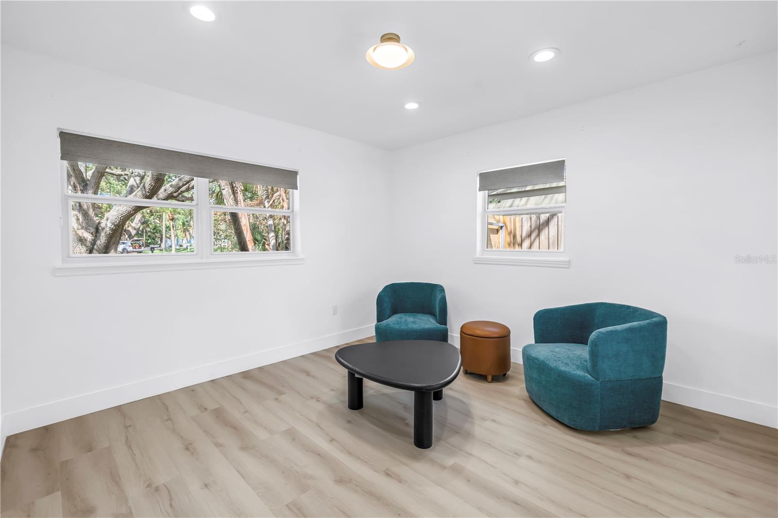 Image 17 of 67 For 412 Mira Vista Drive