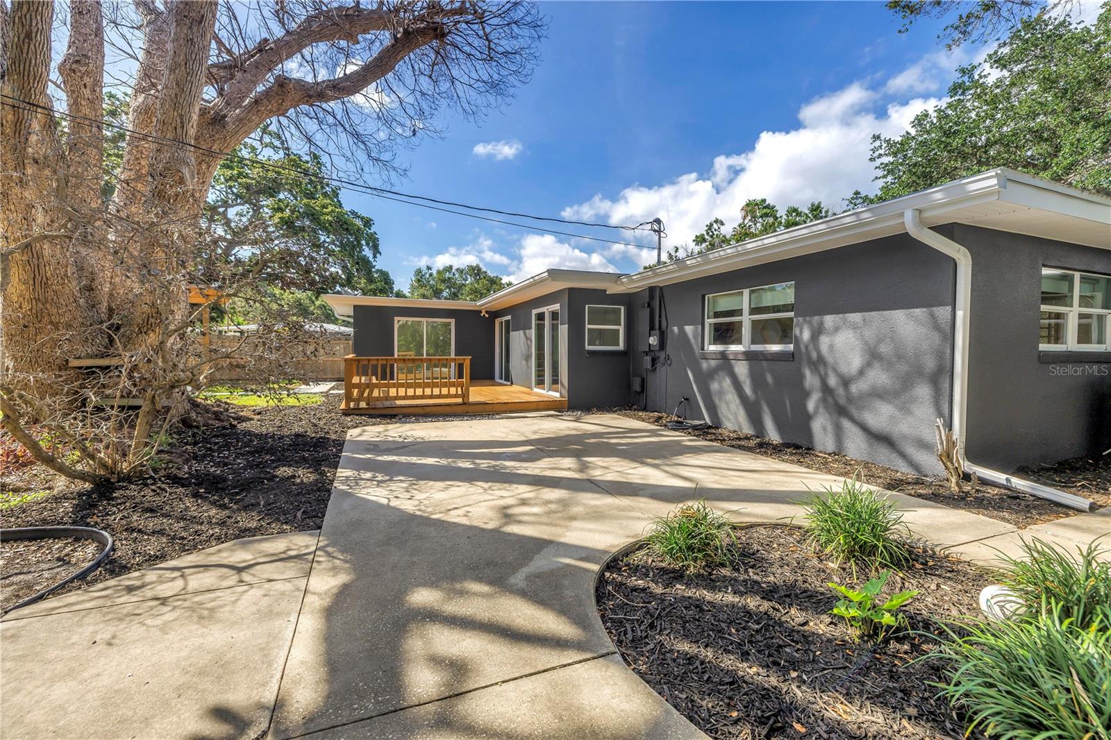 Image 25 of 67 For 412 Mira Vista Drive