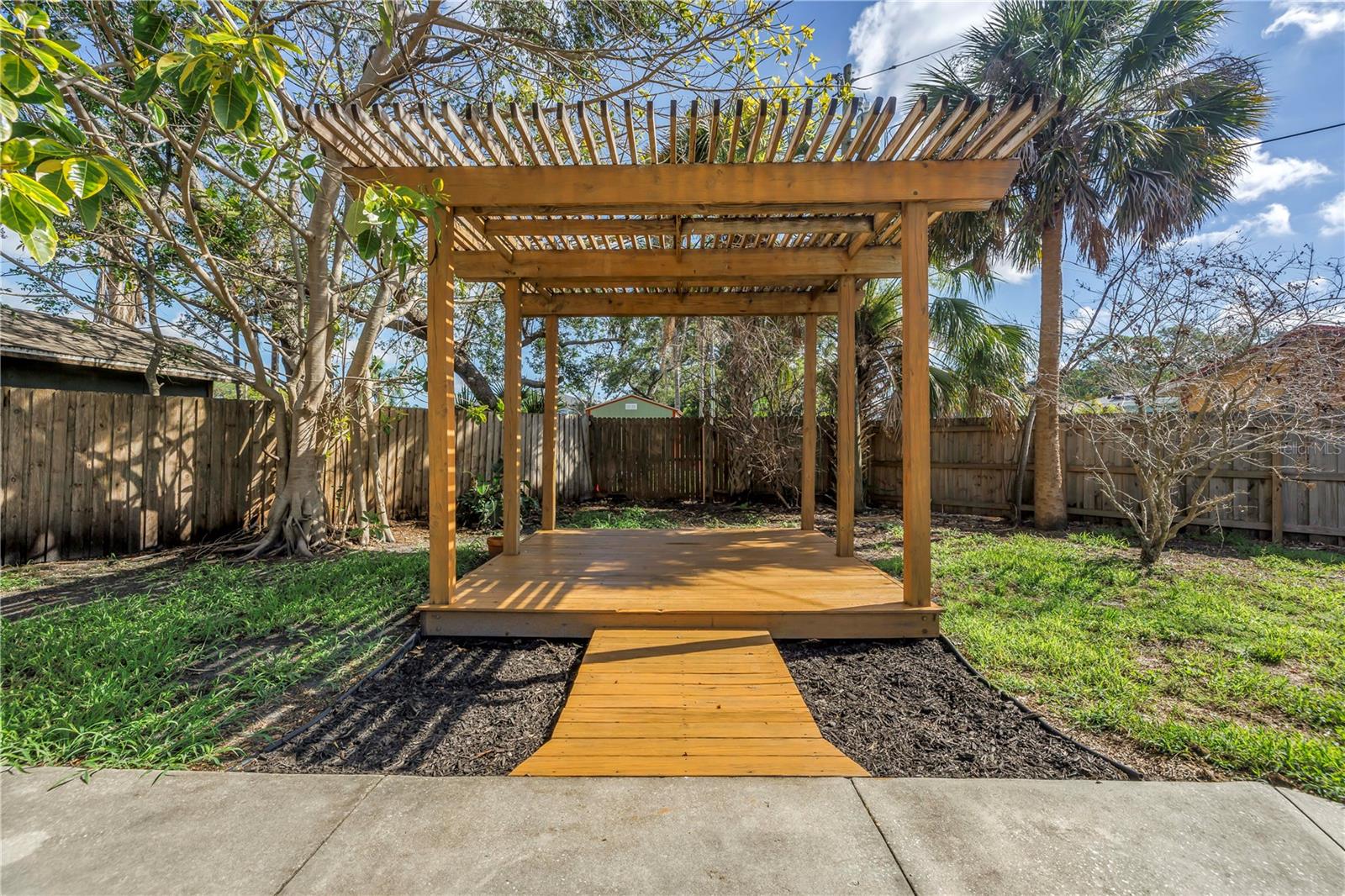 Image 27 of 67 For 412 Mira Vista Drive