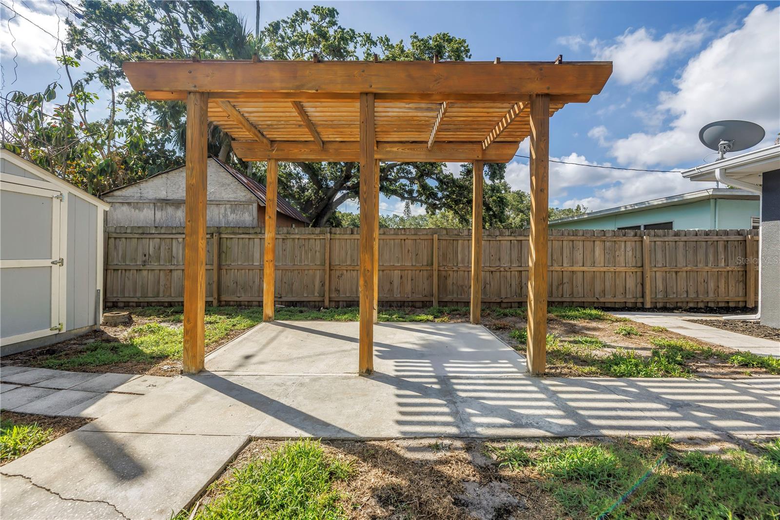 Image 36 of 67 For 412 Mira Vista Drive