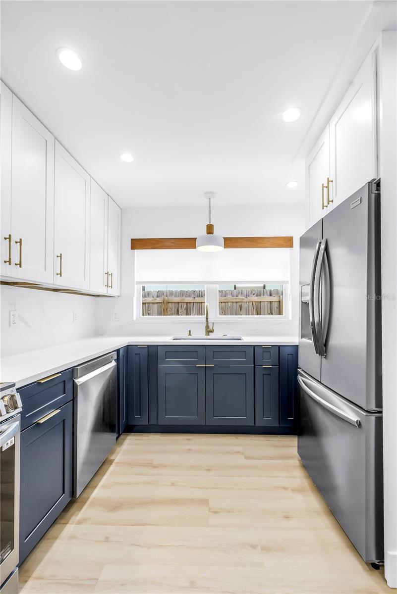 Image 47 of 67 For 412 Mira Vista Drive