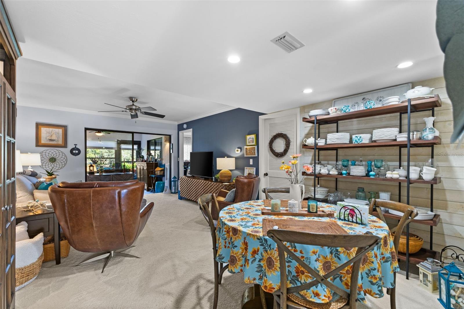 Image 10 of 31 For 3165 Landmark Drive 714