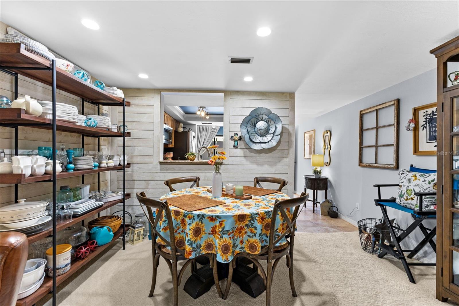 Image 11 of 31 For 3165 Landmark Drive 714