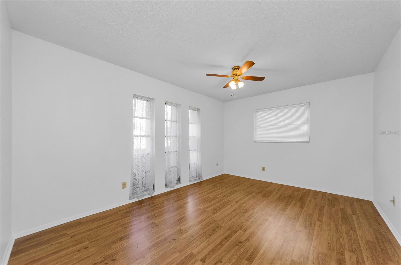 Image 19 of 95 For 2836 Highlands Boulevard A