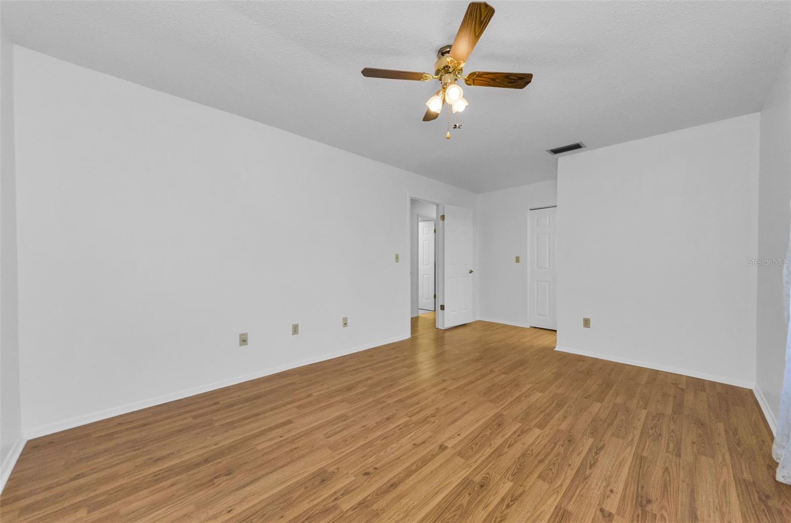 Image 21 of 95 For 2836 Highlands Boulevard A