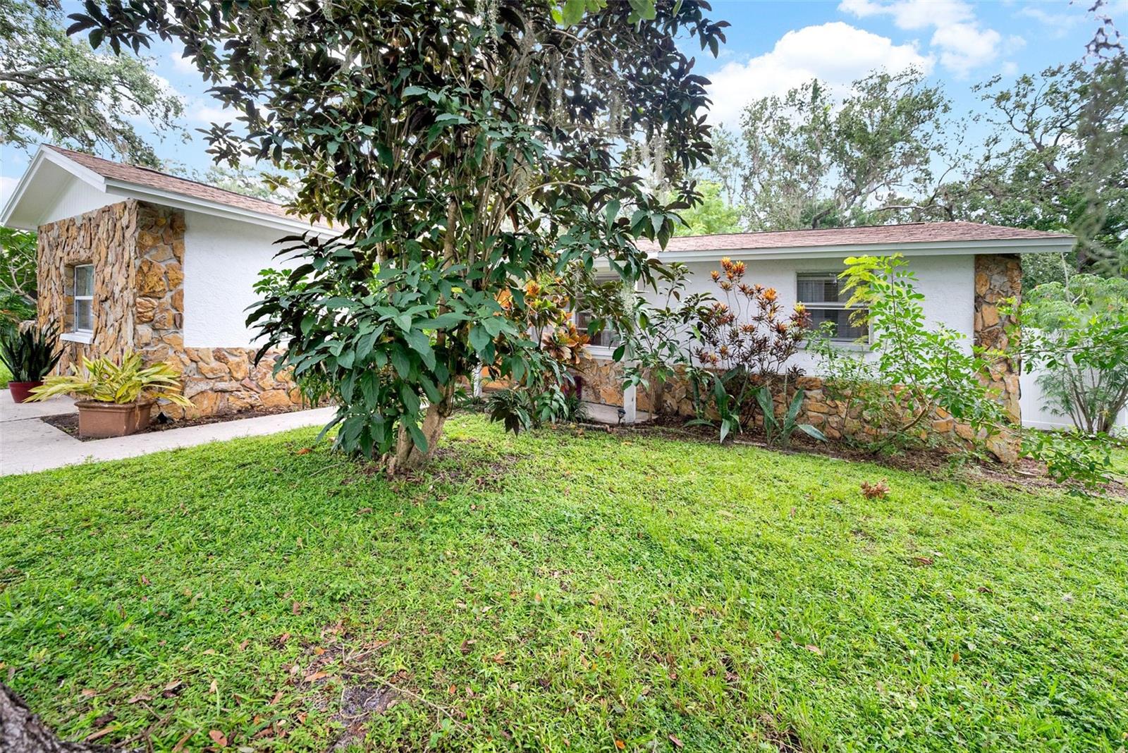 Image 3 of 40 For 5638 146th Terrace N