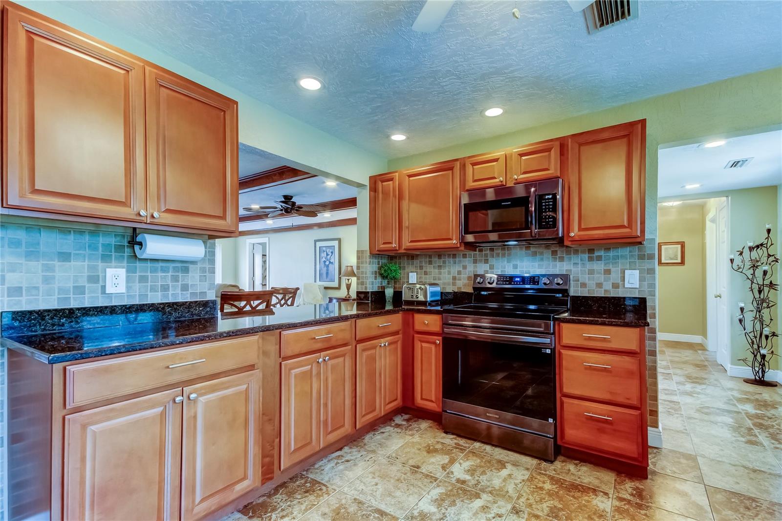 Image 20 of 55 For 14049 Yacht Club Boulevard