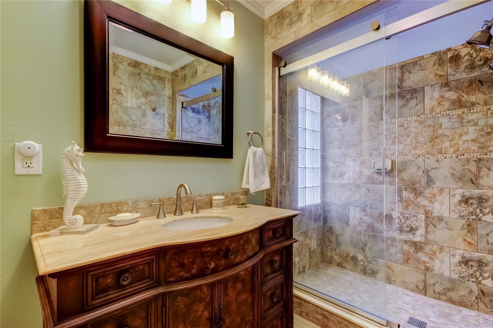 Image 49 of 55 For 14049 Yacht Club Boulevard