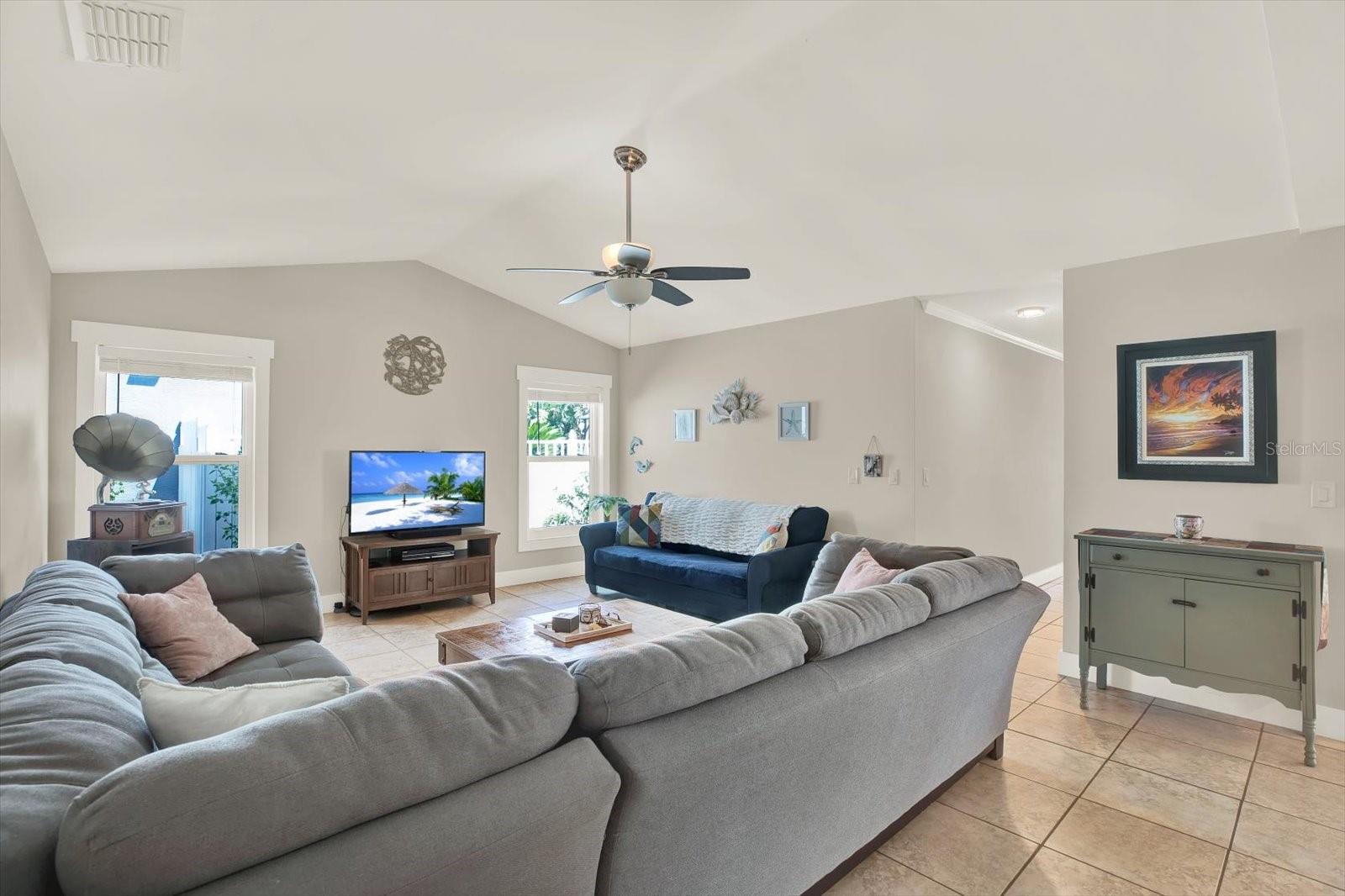 Image 16 of 55 For 10406 Crestfield Drive