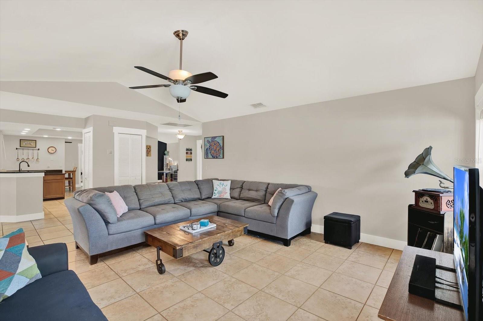 Image 18 of 55 For 10406 Crestfield Drive
