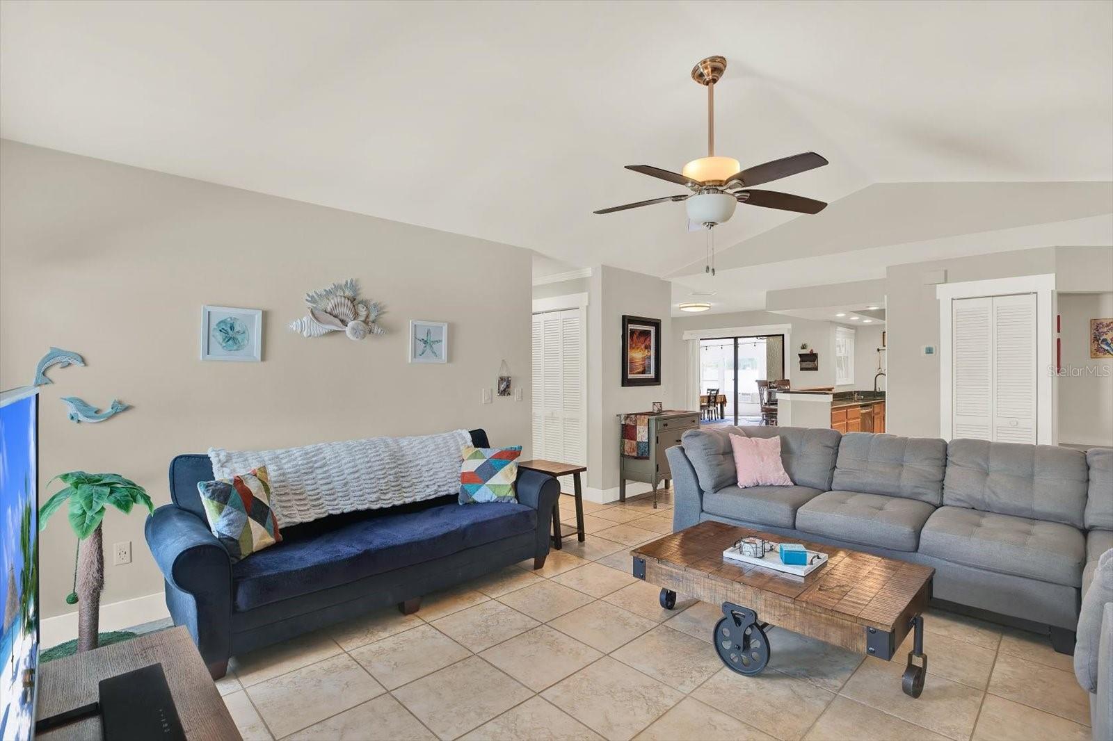 Image 19 of 55 For 10406 Crestfield Drive
