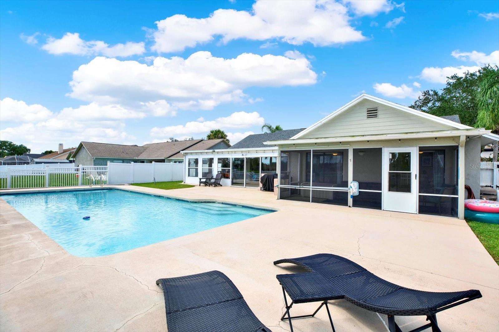 Image 6 of 55 For 10406 Crestfield Drive