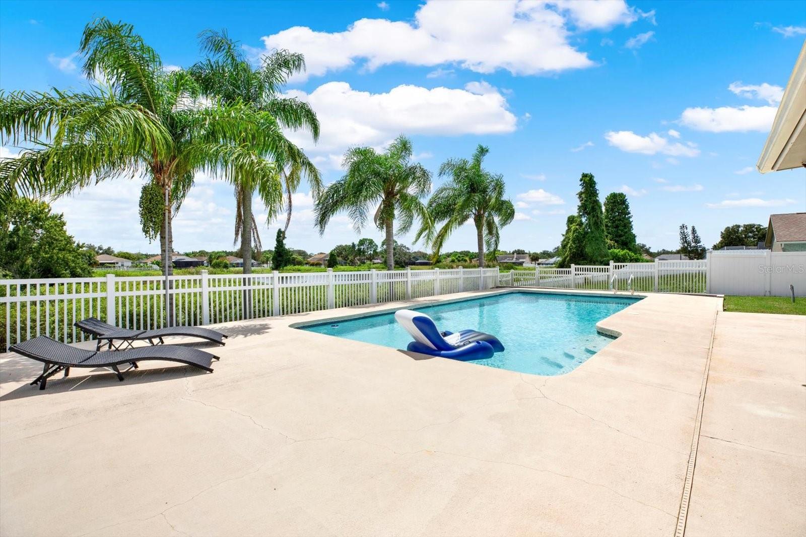 Image 7 of 55 For 10406 Crestfield Drive