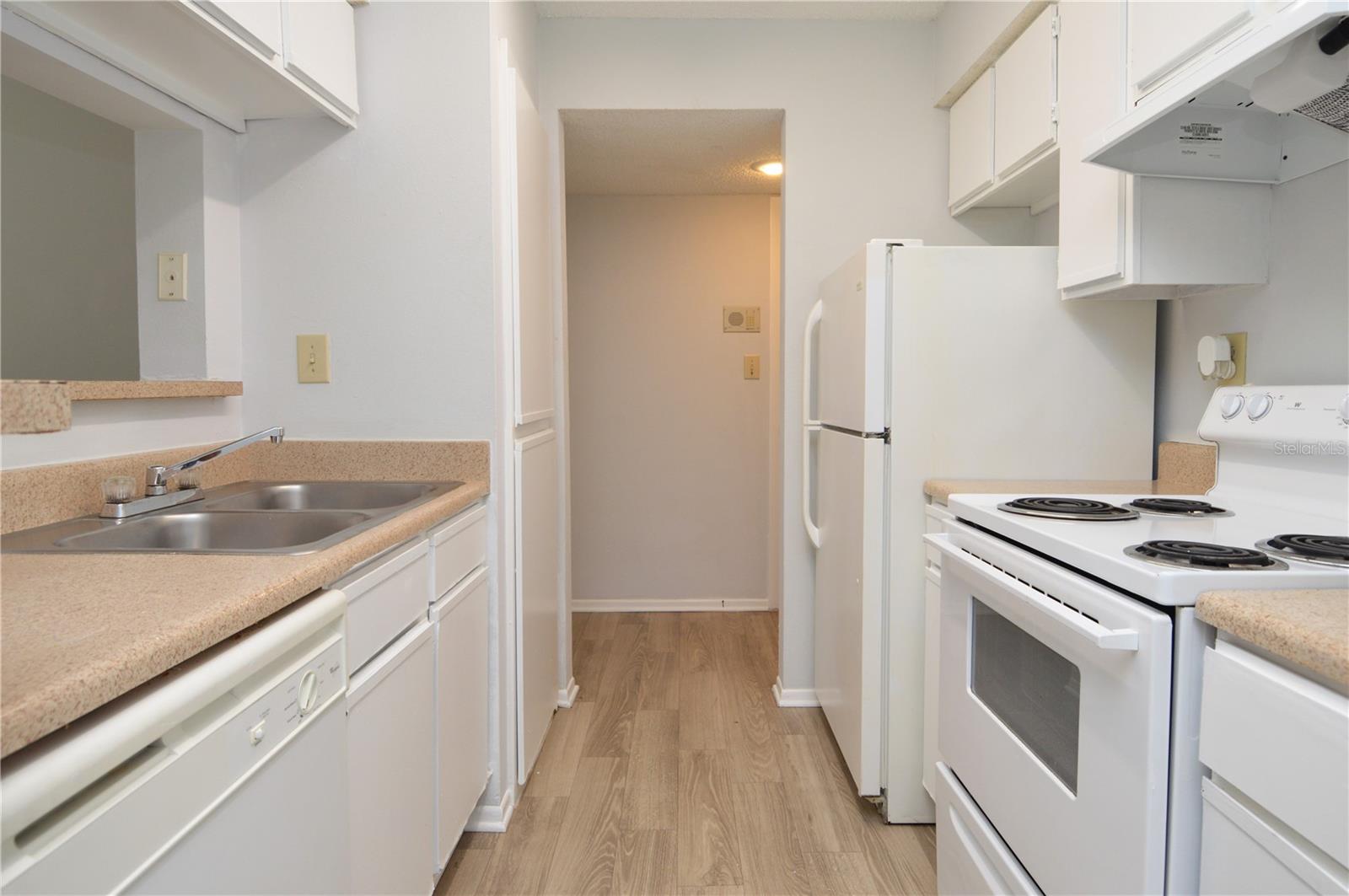 Image 7 of 90 For 8723 Fancy Finch Drive 102