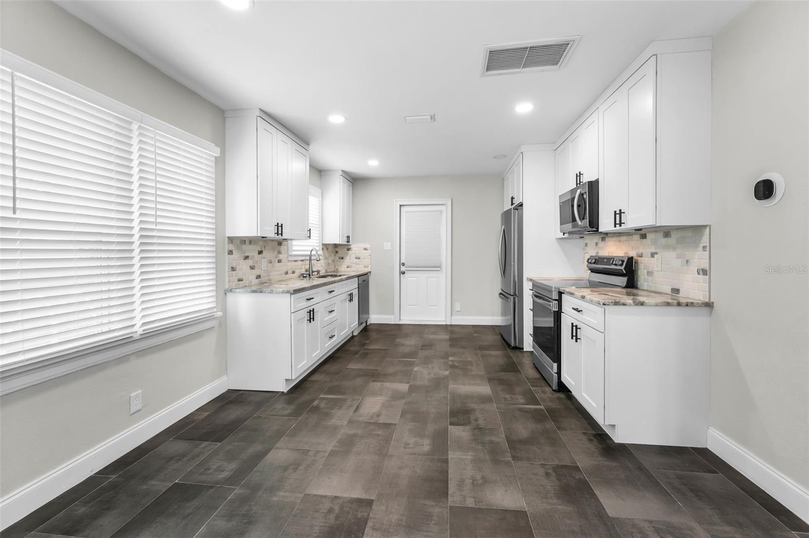 Image 12 of 29 For 3237 4th Avenue S