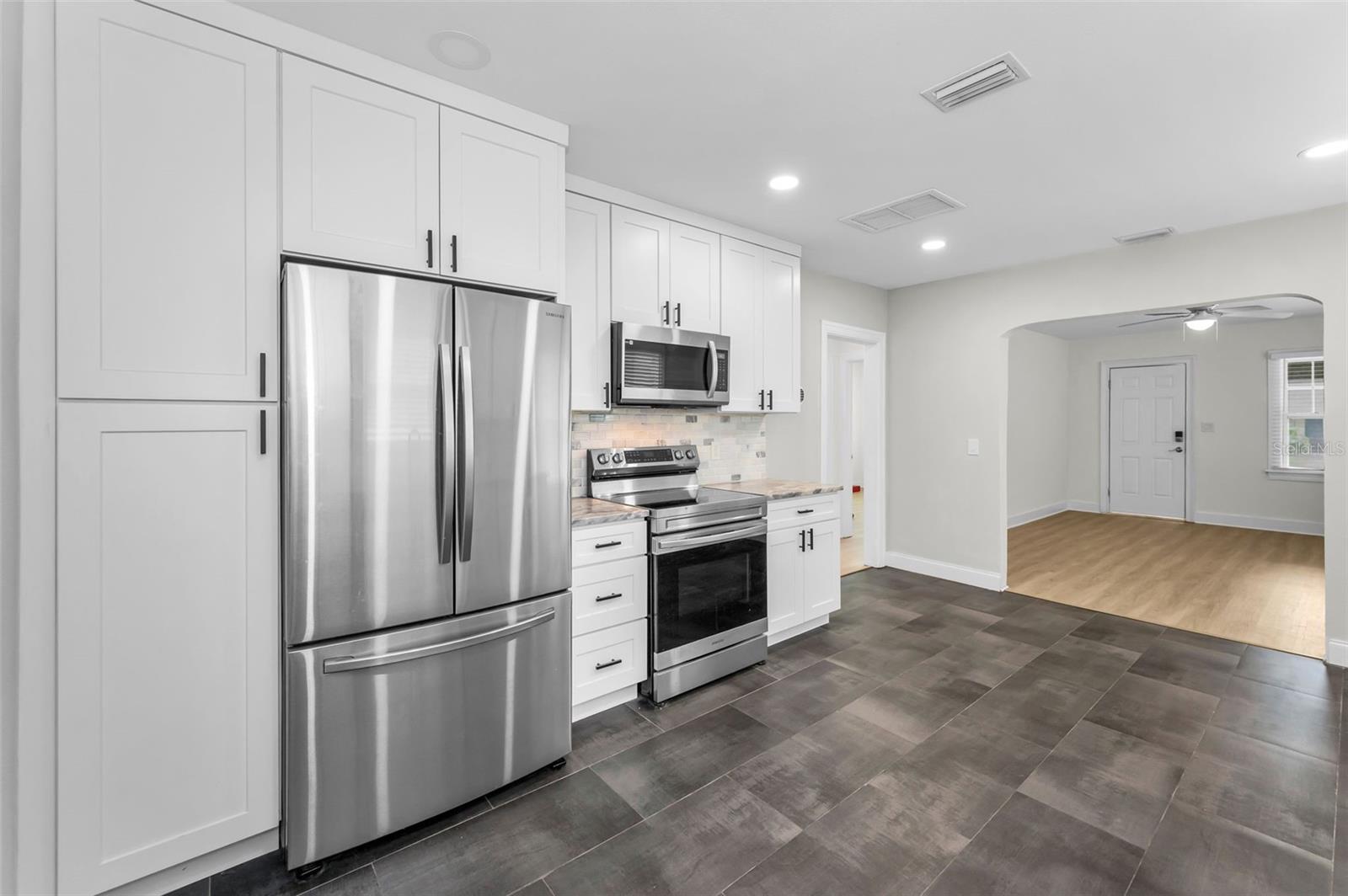 Image 14 of 29 For 3237 4th Avenue S