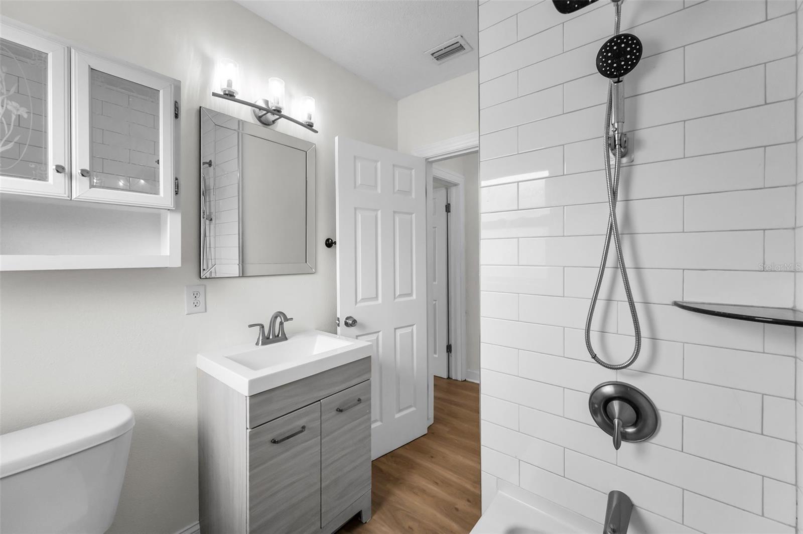 Image 21 of 29 For 3237 4th Avenue S