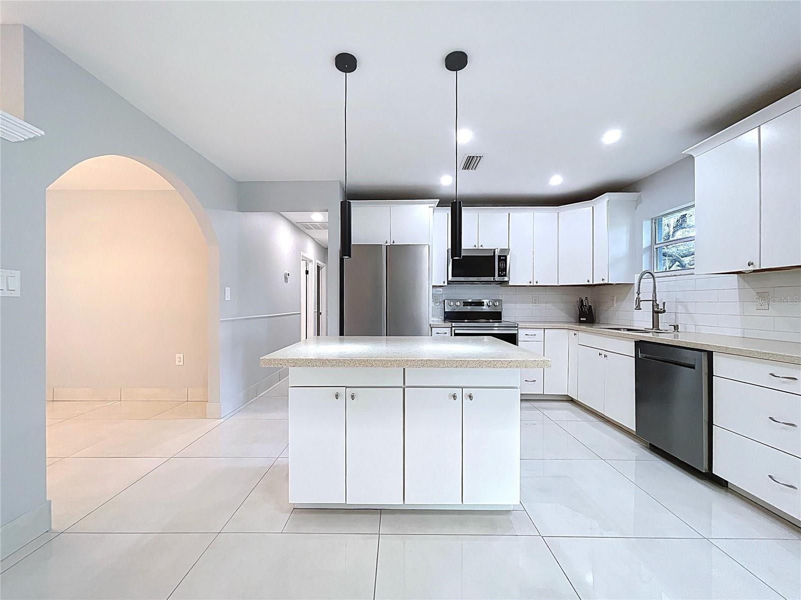 Image 19 of 83 For 17826 Littlewood Drive