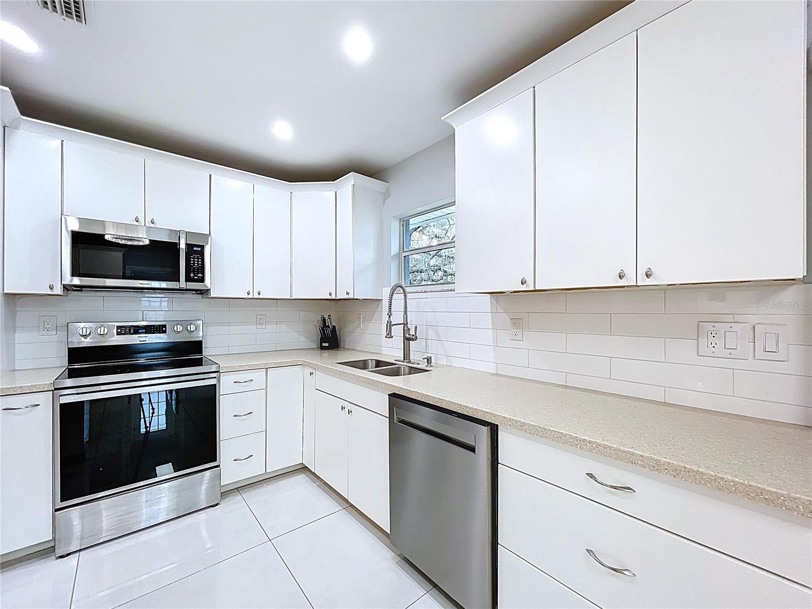 Image 21 of 83 For 17826 Littlewood Drive